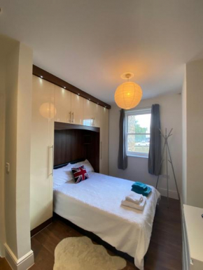Notting Hill Next Door Bedroom in the share flat